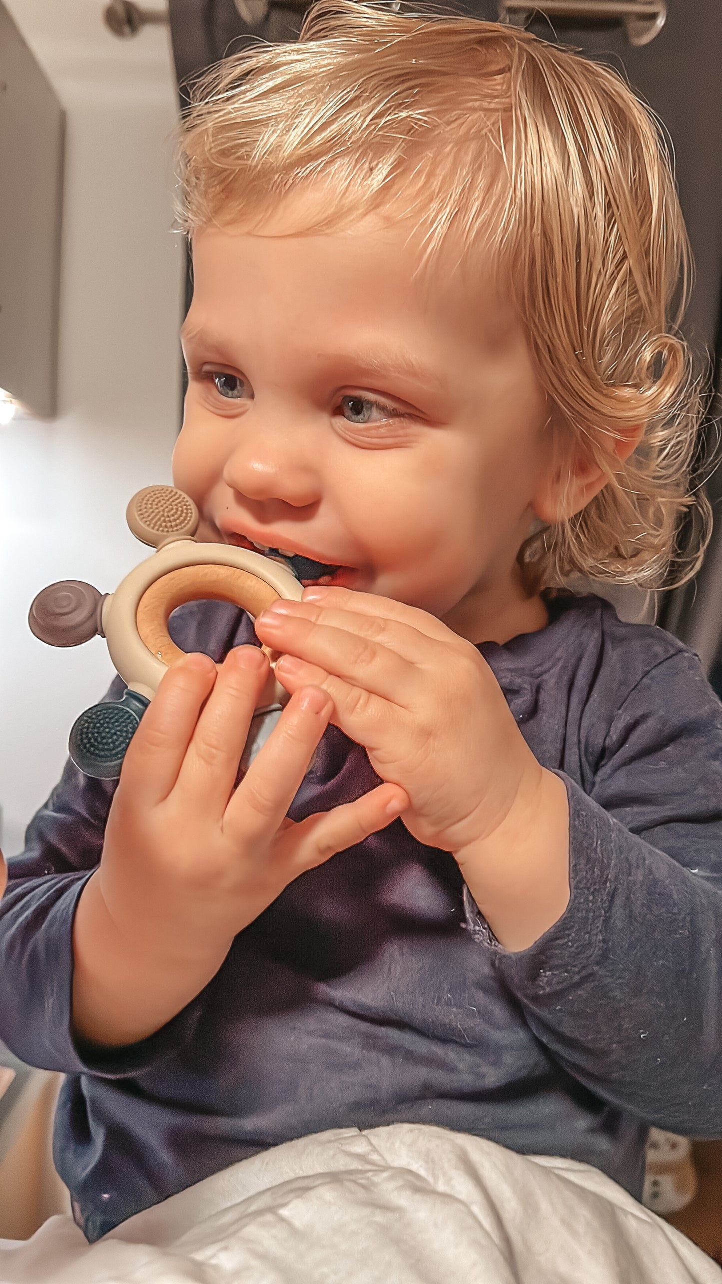 Beißring mit sensorischen Rädern aus Silikon